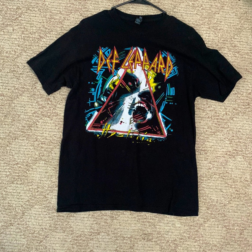 Def leopard graphic tee